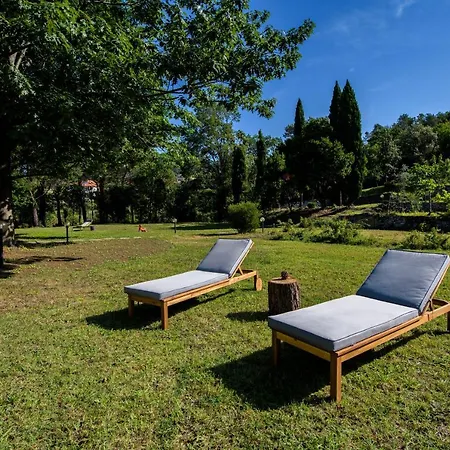 Villa La Pianazza: Coastal Retreat With Private Garden *