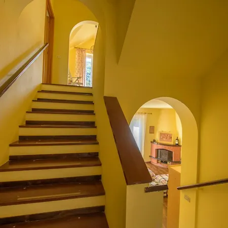 Villa La Pianazza: Coastal Retreat With Private Garden Bracco